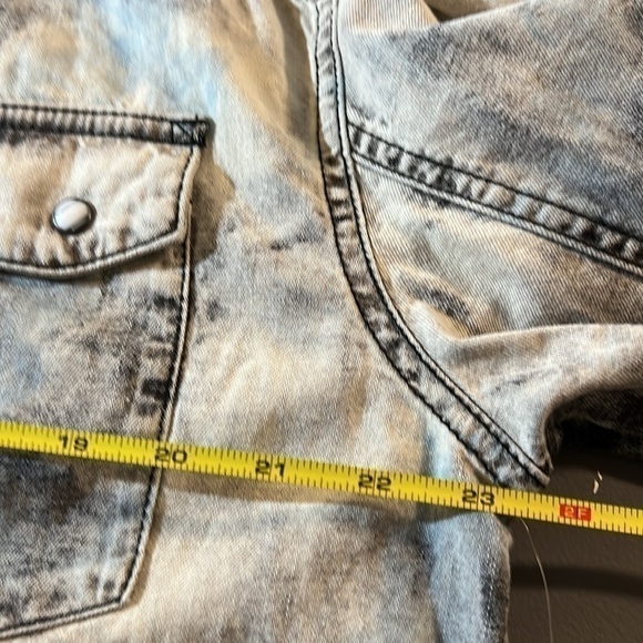 NWOT We The Free Lovestruck Shacket  Acid Washed Blue Snaps Denim Oversized  S - Picture 7 of 9
